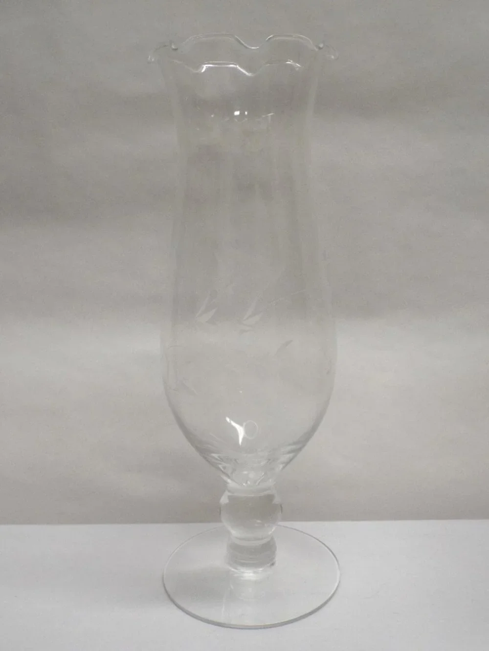 VINTAGE Princess House Heritage Footed Crimped Crystal Vase - 10